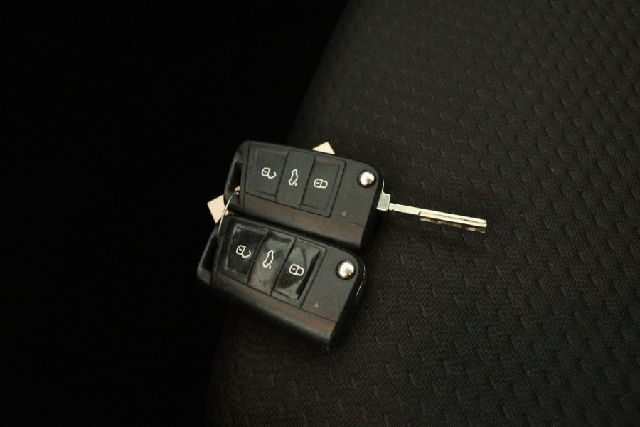 Volkswagen Polo 1.0 TSI Highline (CRUISE CONTROL ADAPTIEF, NAVIGATIE, CARPLAY)