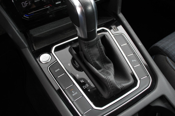 Volkswagen Passat Variant 1.4 TSI PHEV GTE | Adaptive Cruise Control | Lane Assist | Keyless Go | Navigatie | Camera | Massage Stoel |