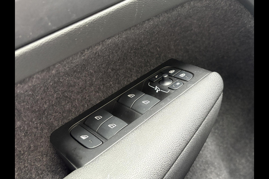 Volvo XC40 1.5 T5 Recharge R-Design PHEV 262pk | Parking pack | Navi | Camera |