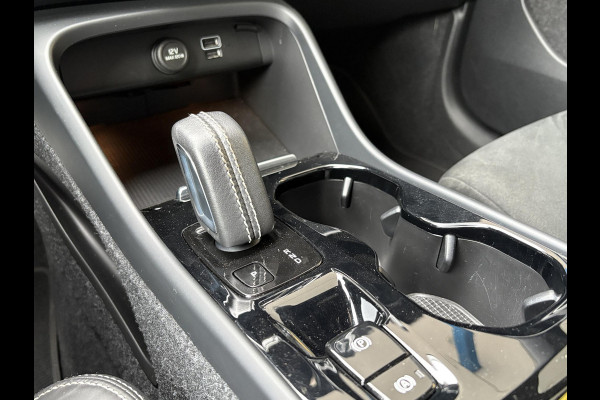 Volvo XC40 1.5 T5 Recharge R-Design PHEV 262pk | Parking pack | Navi | Camera |