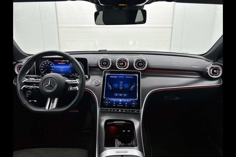 Mercedes-Benz C-Klasse Estate 300 e AMG Plug-In Hybride AMG Line | Night Pakket | Memory Voorstoelen | Easy-Pack Achterklep | Stuur en Stoelverwarming. Inclusief 24 maanden Mercedes-Benz Certified garantie voor Europa.