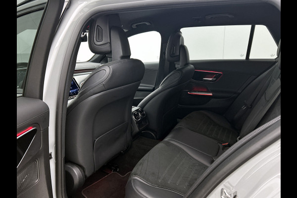 Mercedes-Benz C-Klasse Estate 300 e AMG Plug-In Hybride AMG Line | Night Pakket | Memory Voorstoelen | Easy-Pack Achterklep | Stuur en Stoelverwarming. Inclusief 24 maanden Mercedes-Benz Certified garantie voor Europa.