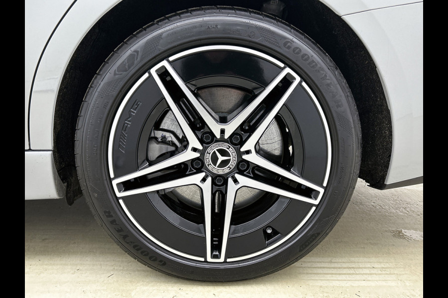 Mercedes-Benz C-Klasse Estate 300 e AMG Plug-In Hybride AMG Line | Night Pakket | Memory Voorstoelen | Easy-Pack Achterklep | Stuur en Stoelverwarming. Inclusief 24 maanden Mercedes-Benz Certified garantie voor Europa.