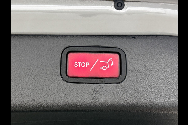 Mercedes-Benz C-Klasse Estate 300 e AMG Plug-In Hybride AMG Line | Night Pakket | Memory Voorstoelen | Easy-Pack Achterklep | Stuur en Stoelverwarming. Inclusief 24 maanden Mercedes-Benz Certified garantie voor Europa.