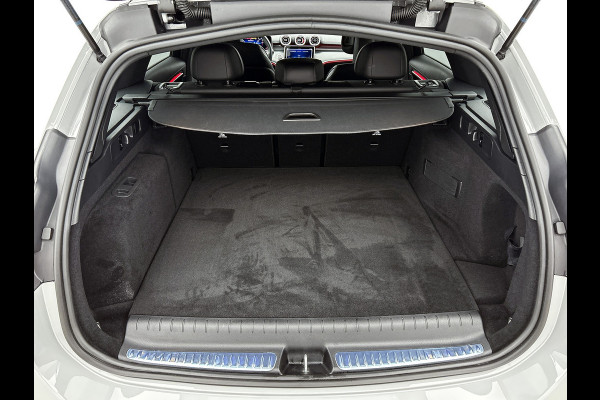Mercedes-Benz C-Klasse Estate 300 e AMG Plug-In Hybride AMG Line | Night Pakket | Memory Voorstoelen | Easy-Pack Achterklep | Stuur en Stoelverwarming. Inclusief 24 maanden Mercedes-Benz Certified garantie voor Europa.
