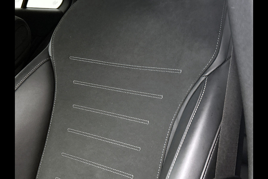Mercedes-Benz C-Klasse Estate 300 e AMG Plug-In Hybride AMG Line | Night Pakket | Memory Voorstoelen | Easy-Pack Achterklep | Stuur en Stoelverwarming. Inclusief 24 maanden Mercedes-Benz Certified garantie voor Europa.