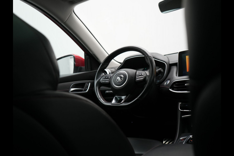 MG EHS 1.5 TGDI Luxury PHEV 258pk Dealer O.H | Trekhaak | Panodak | 360 Camera | Adaptive Cruise | Lederen Sportstoelen Verwarmd | Keyless | Pilot Assist | Blis | Apple Carplay | Virtual | Navigatie | DAB+ | Plug In Hybrid |