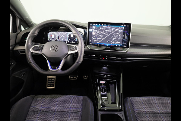 Volkswagen Golf 1.5 eHybrid GTE 272 PK PHEV | Verlengde garantie | 18"LM velgen | Black Style | Sportonderstel | Head up Display | 360 graden camera |