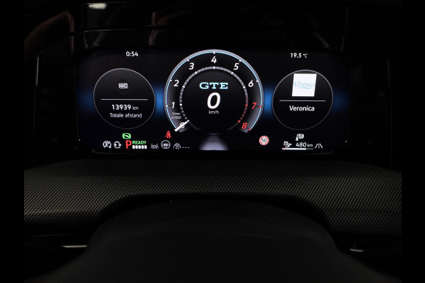 Volkswagen Golf 1.5 eHybrid GTE 272 PK PHEV | Verlengde garantie | 18"LM velgen | Black Style | Sportonderstel | Head up Display | 360 graden camera |