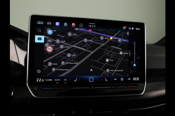 Volkswagen Golf 1.5 eHybrid GTE 272 PK PHEV | Verlengde garantie | 18"LM velgen | Black Style | Sportonderstel | Head up Display | 360 graden camera |