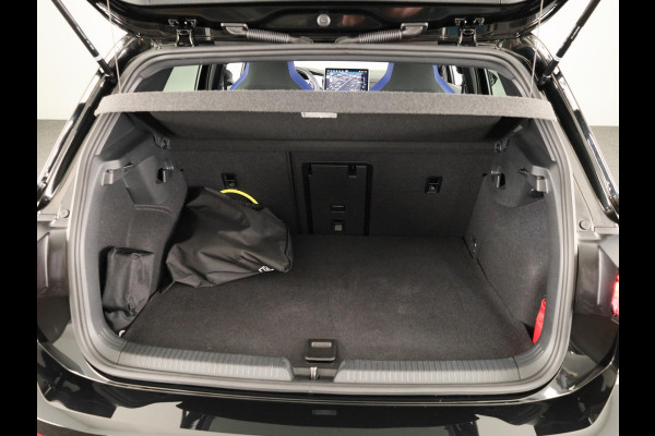 Volkswagen Golf 1.5 eHybrid GTE 272 PK PHEV | Verlengde garantie | 18"LM velgen | Black Style | Sportonderstel | Head up Display | 360 graden camera |