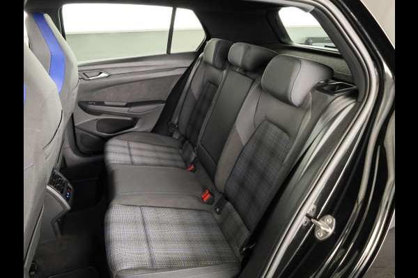 Volkswagen Golf 1.5 eHybrid GTE 272 PK PHEV | Verlengde garantie | 18"LM velgen | Black Style | Sportonderstel | Head up Display | 360 graden camera |