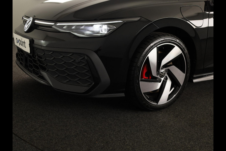 Volkswagen Golf 1.5 eHybrid GTE 272 PK PHEV | Verlengde garantie | 18"LM velgen | Black Style | Sportonderstel | Head up Display | 360 graden camera |