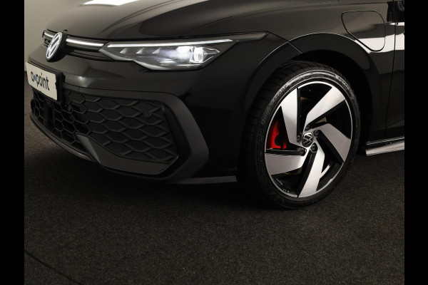 Volkswagen Golf 1.5 eHybrid GTE 272 PK PHEV | Verlengde garantie | 18"LM velgen | Black Style | Sportonderstel | Head up Display | 360 graden camera |
