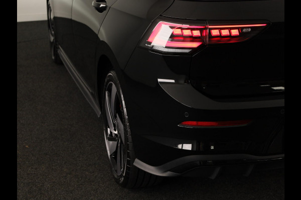 Volkswagen Golf 1.5 eHybrid GTE 272 PK PHEV | Verlengde garantie | 18"LM velgen | Black Style | Sportonderstel | Head up Display | 360 graden camera |