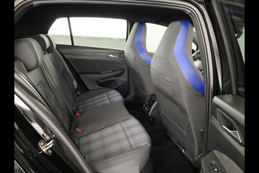 Volkswagen Golf 1.5 eHybrid GTE 272 PK PHEV | Verlengde garantie | 18"LM velgen | Black Style | Sportonderstel | Head up Display | 360 graden camera |