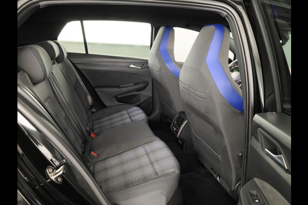 Volkswagen Golf 1.5 eHybrid GTE 272 PK PHEV | Verlengde garantie | 18"LM velgen | Black Style | Sportonderstel | Head up Display | 360 graden camera |