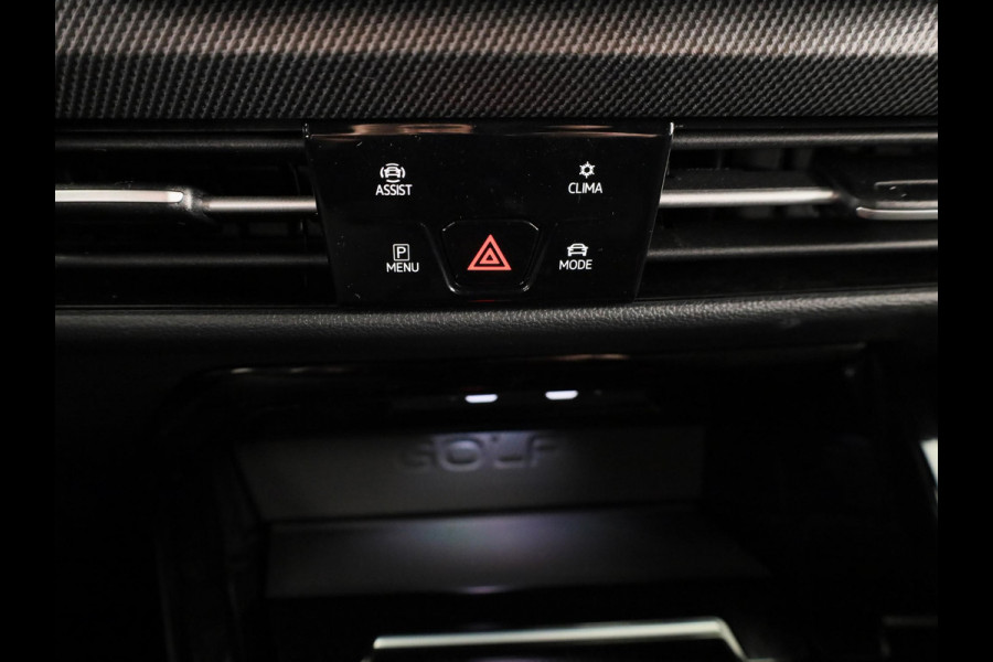 Volkswagen Golf 1.5 eHybrid GTE 272 PK PHEV | Verlengde garantie | 18"LM velgen | Black Style | Sportonderstel | Head up Display | 360 graden camera |
