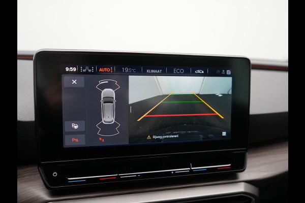 Seat Leon Sportstourer 1.4 TSI eHybrid Xcellence PHEV 204pk Dealer O.H. | Trekhaak Af Fabriek | Camera | Sportstoelen & Stuur Verwarmd | Keyless | Virtual | Navigatie | DAB | Plug In Hybrid |