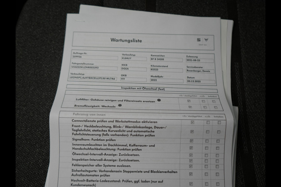 Seat Leon Sportstourer 1.4 TSI eHybrid Xcellence PHEV 204pk Dealer O.H. | Trekhaak Af Fabriek | Camera | Sportstoelen & Stuur Verwarmd | Keyless | Virtual | Navigatie | DAB | Plug In Hybrid |