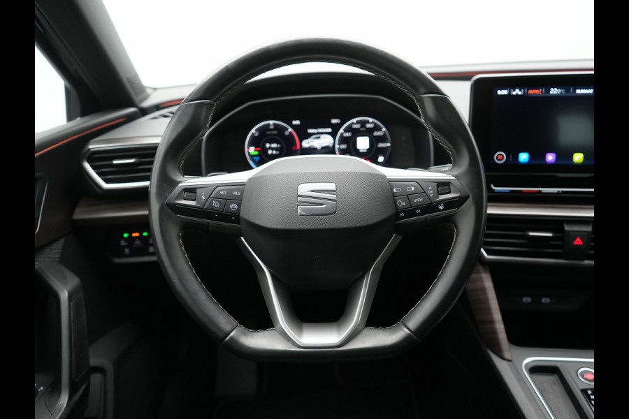 Seat Leon Sportstourer 1.4 TSI eHybrid Xcellence PHEV 204pk Dealer O.H. | Trekhaak Af Fabriek | Camera | Sportstoelen & Stuur Verwarmd | Keyless | Virtual | Navigatie | DAB | Plug In Hybrid |