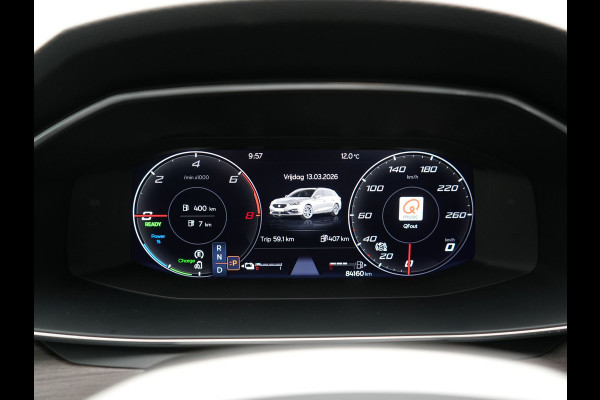 Seat Leon Sportstourer 1.4 TSI eHybrid Xcellence PHEV 204pk Dealer O.H. | Trekhaak Af Fabriek | Camera | Sportstoelen & Stuur Verwarmd | Keyless | Virtual | Navigatie | DAB | Plug In Hybrid |
