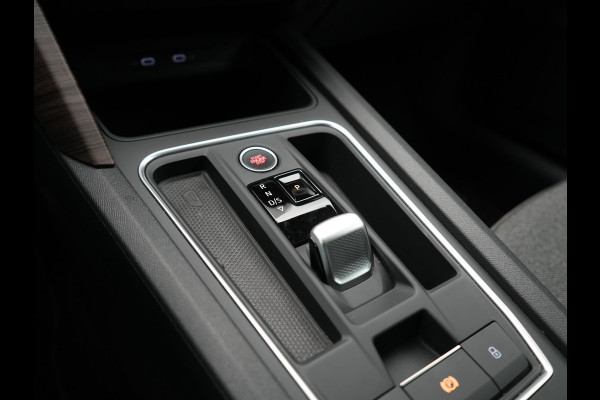 Seat Leon Sportstourer 1.4 TSI eHybrid Xcellence PHEV 204pk Dealer O.H. | Trekhaak Af Fabriek | Camera | Sportstoelen & Stuur Verwarmd | Keyless | Virtual | Navigatie | DAB | Plug In Hybrid |