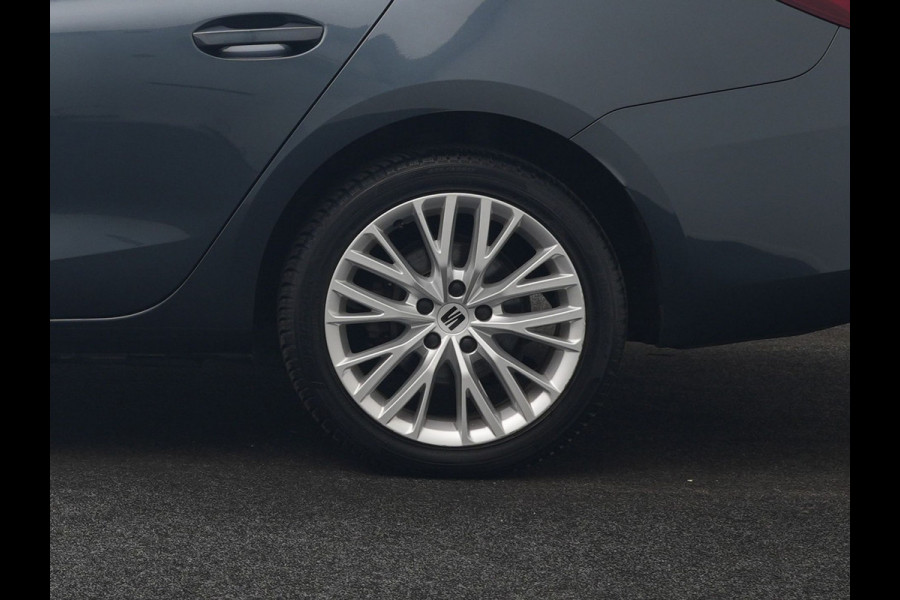 Seat Leon Sportstourer 1.4 TSI eHybrid Xcellence PHEV 204pk Dealer O.H. | Trekhaak Af Fabriek | Camera | Sportstoelen & Stuur Verwarmd | Keyless | Virtual | Navigatie | DAB | Plug In Hybrid |