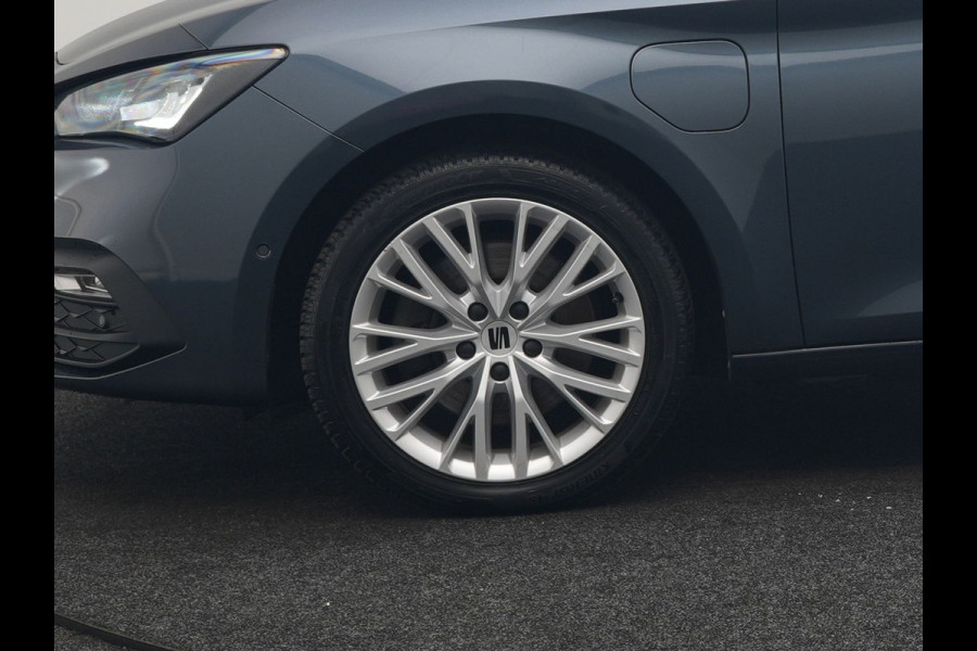 Seat Leon Sportstourer 1.4 TSI eHybrid Xcellence PHEV 204pk Dealer O.H. | Trekhaak Af Fabriek | Camera | Sportstoelen & Stuur Verwarmd | Keyless | Virtual | Navigatie | DAB | Plug In Hybrid |