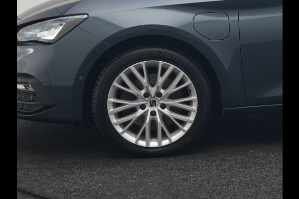 Seat Leon Sportstourer 1.4 TSI eHybrid Xcellence PHEV 204pk Dealer O.H. | Trekhaak Af Fabriek | Camera | Sportstoelen & Stuur Verwarmd | Keyless | Virtual | Navigatie | DAB | Plug In Hybrid |