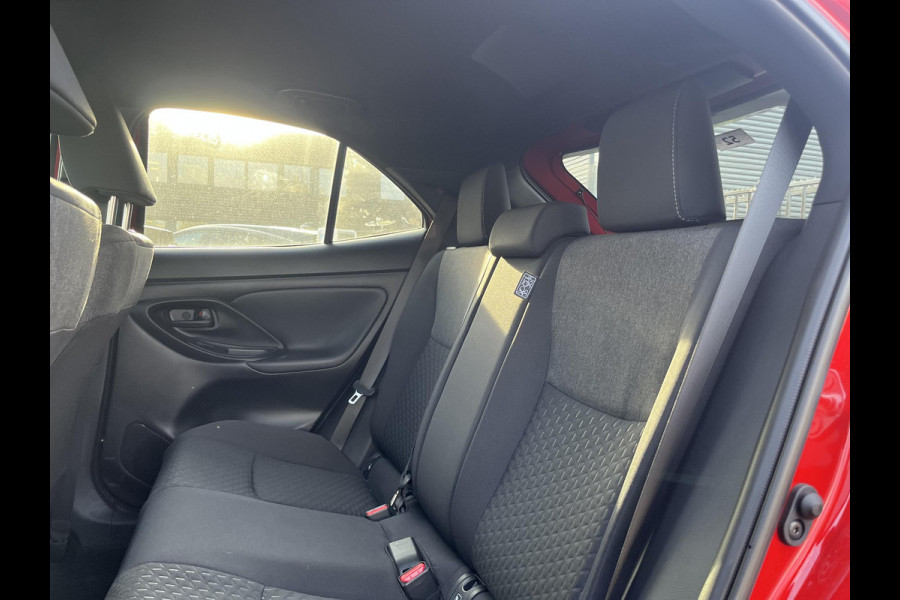 Toyota Yaris Cross 1.5 Hybrid 115 Dynamic Luxury | Apple Carplay & AndroidAUTO | Camera | Stuur- & Stoelverwarming |