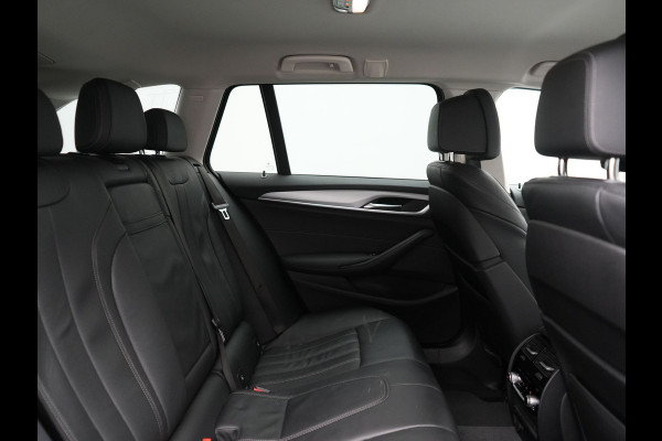 BMW 5 Serie Touring 520e Business Edition Plus PHEV 204pk Dealer O.H. | Head Up | Camera | Lederen Comfortstoelen Memory & Ventilatie | Apple Carplay | Blis | Virtual | Stoelverwarming | Navigatie | DAB | Plug In Hybrid |