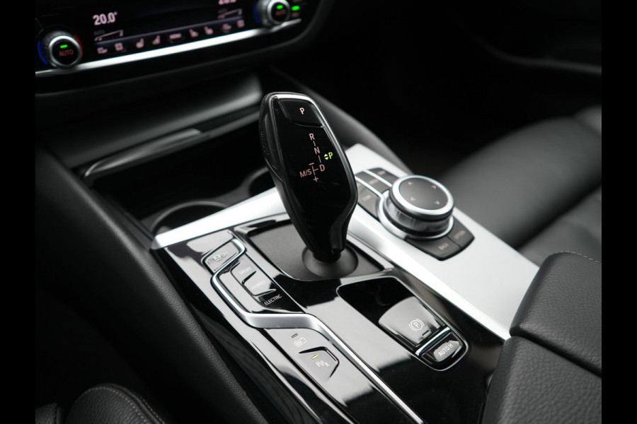 BMW 5 Serie Touring 520e Business Edition Plus PHEV 204pk Dealer O.H. | Head Up | Camera | Lederen Comfortstoelen Memory & Ventilatie | Apple Carplay | Blis | Virtual | Stoelverwarming | Navigatie | DAB | Plug In Hybrid |