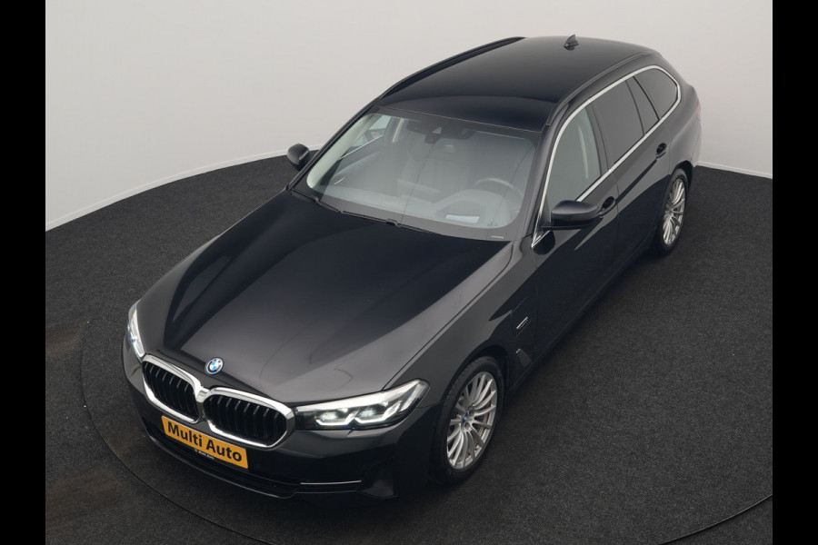 BMW 5 Serie Touring 520e Business Edition Plus PHEV 204pk Dealer O.H. | Head Up | Camera | Lederen Comfortstoelen Memory & Ventilatie | Apple Carplay | Blis | Virtual | Stoelverwarming | Navigatie | DAB | Plug In Hybrid |