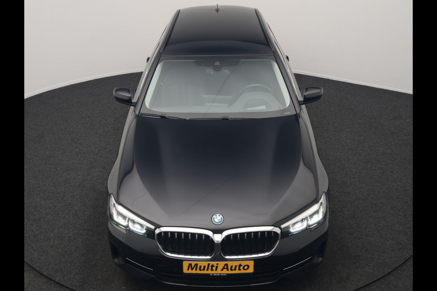 BMW 5 Serie Touring 520e Business Edition Plus PHEV 204pk Dealer O.H. | Head Up | Camera | Lederen Comfortstoelen Memory & Ventilatie | Apple Carplay | Blis | Virtual | Stoelverwarming | Navigatie | DAB | Plug In Hybrid |
