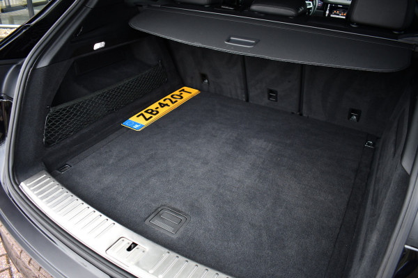 Porsche Cayenne 3.0 Pano Chrono+Sport Trekh Luchtv 21inch BOSE Sfeer