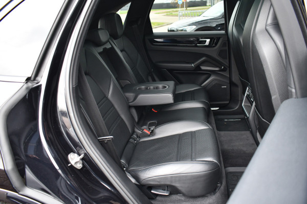 Porsche Cayenne 3.0 Pano Chrono+Sport Trekh Luchtv 21inch BOSE Sfeer