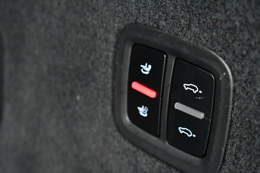 Porsche Cayenne 3.0 Pano Chrono+Sport Trekh Luchtv 21inch BOSE Sfeer