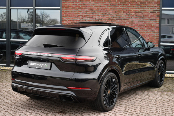 Porsche Cayenne 3.0 Pano Chrono+Sport Trekh Luchtv 21inch BOSE Sfeer