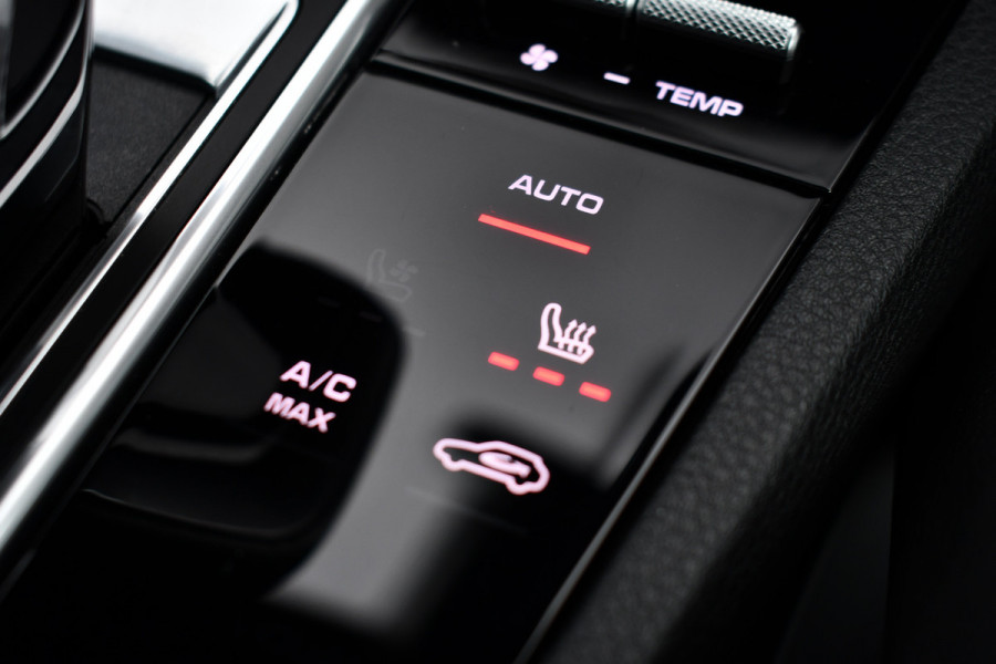 Porsche Cayenne 3.0 Pano Chrono+Sport Trekh Luchtv 21inch BOSE Sfeer