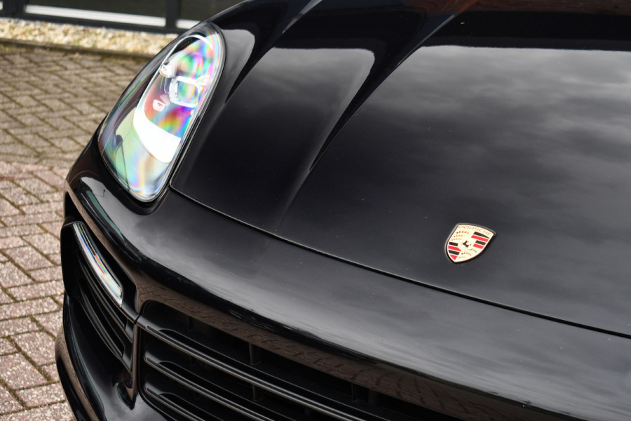 Porsche Cayenne 3.0 Pano Chrono+Sport Trekh Luchtv 21inch BOSE Sfeer