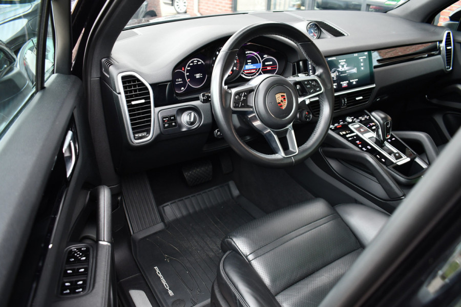 Porsche Cayenne 3.0 Pano Chrono+Sport Trekh Luchtv 21inch BOSE Sfeer