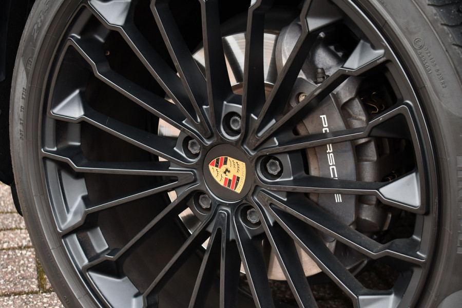 Porsche Cayenne 3.0 Pano Chrono+Sport Trekh Luchtv 21inch BOSE Sfeer