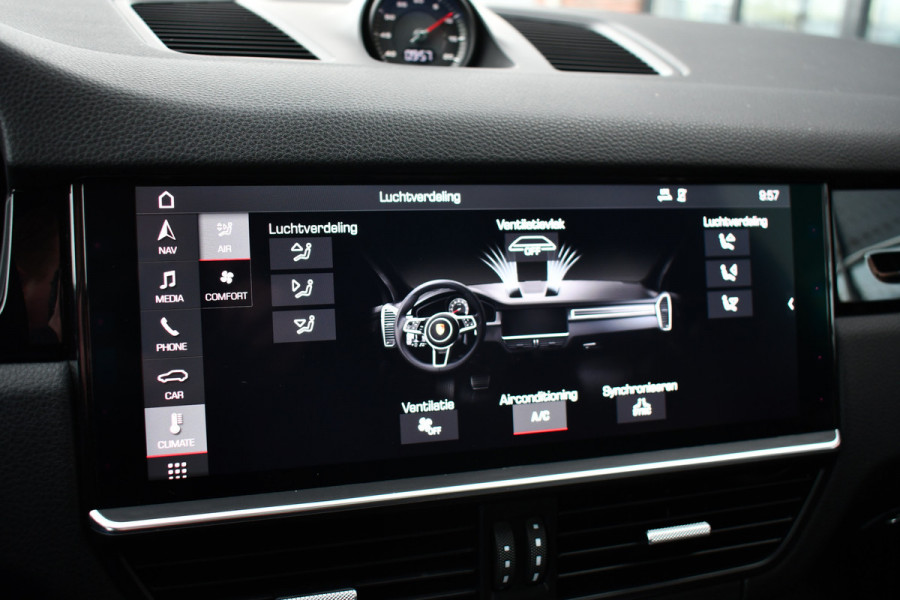Porsche Cayenne 3.0 Pano Chrono+Sport Trekh Luchtv 21inch BOSE Sfeer