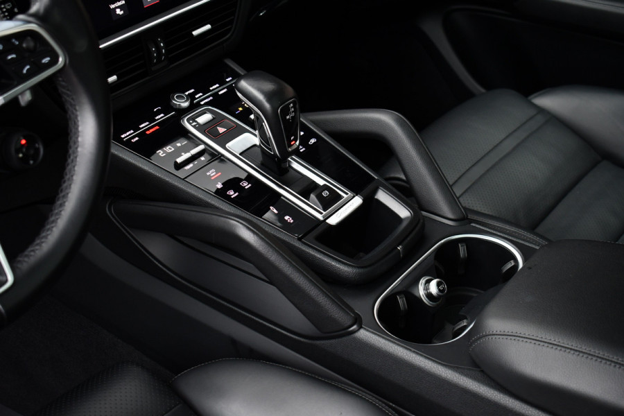 Porsche Cayenne 3.0 Pano Chrono+Sport Trekh Luchtv 21inch BOSE Sfeer