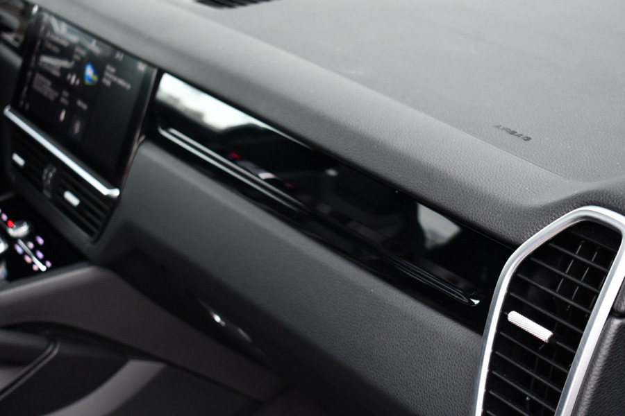 Porsche Cayenne 3.0 Pano Chrono+Sport Trekh Luchtv 21inch BOSE Sfeer