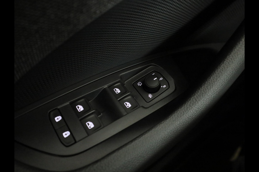 Škoda Kodiaq Business Edition Plus PHEV 1.5 TSI 204 pk 6 versn. DSG | Light & view | Getint glas | Trekhaak wegklapbaar