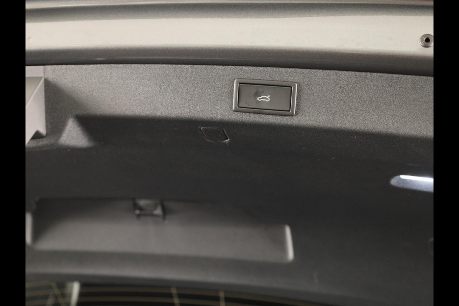 Škoda Kodiaq Business Edition Plus PHEV 1.5 TSI 204 pk 6 versn. DSG | Light & view | Getint glas | Trekhaak wegklapbaar