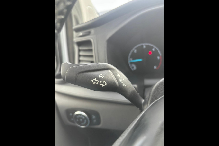 Ford Transit Custom 320 2.0 TDCI L2H1 DC 5PERS*A/C*CRUISE*HAAK*TEL*PDC