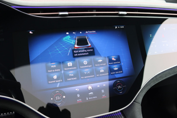 Mercedes-Benz EQE SUV AMG 43 4MATIC Premium 91 kWh | Hyperscreen | Luchtvering | Achterasbesturing | Distronic+ | Carbon | Burmester | Trekhaak | Warmtepomp | Verwarmd Stuurwiel | HUD | Panoramadak |